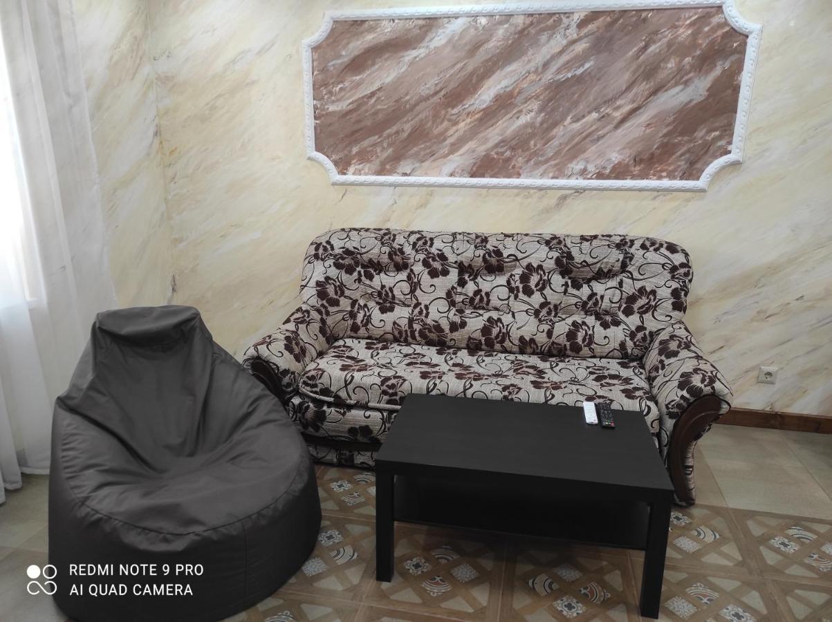 Nestg Guest House Pilipets Luaran gambar