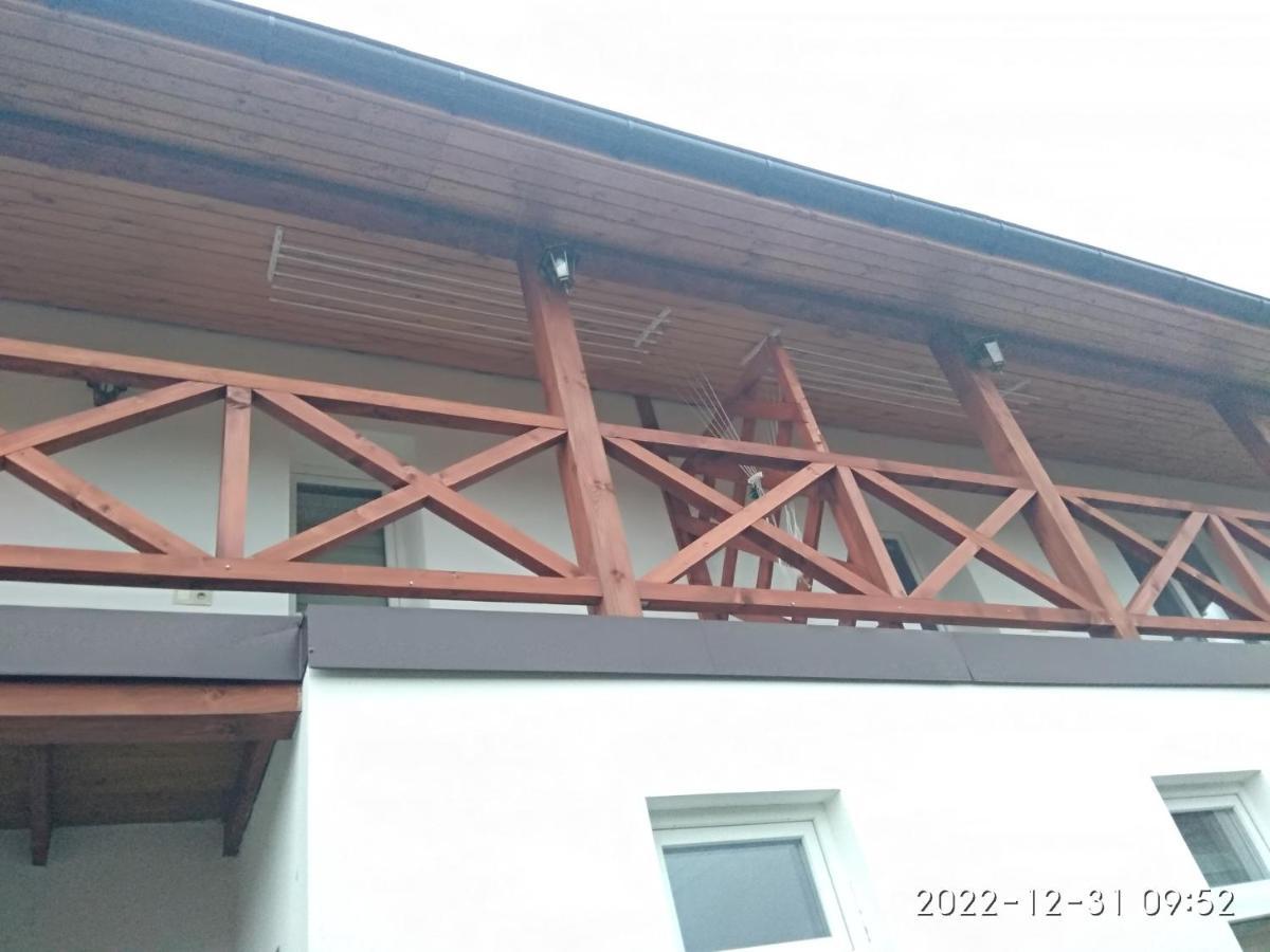 Nestg Guest House Pilipets Luaran gambar