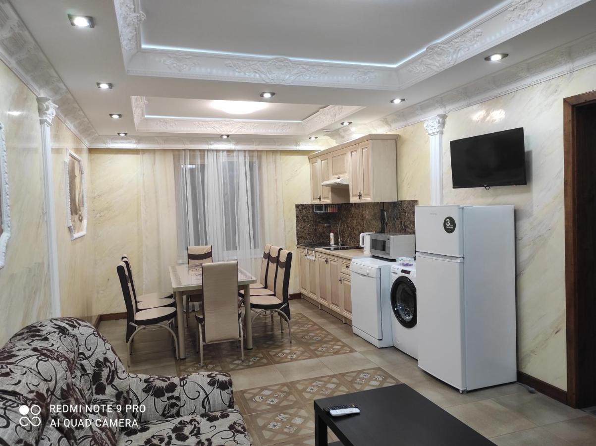 Nestg Guest House Pilipets Luaran gambar