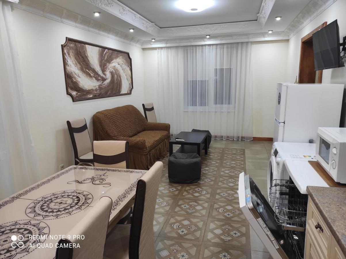 Nestg Guest House Pilipets Luaran gambar